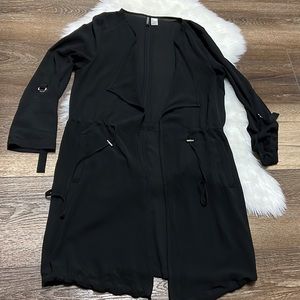 H & M Black Cardigan 🌹